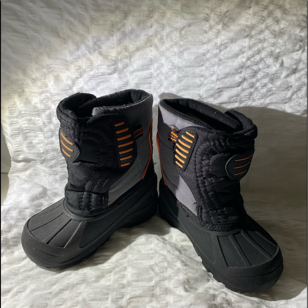 Child Size 9 Target Snow Boots. In Great Used Condition. Black Orange Winter